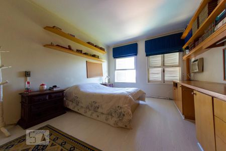 Casa à venda com 500m², 4 quartos e 4 vagas Casa à venda com 500m², 4 quartos e 4 vagasQuarto 3