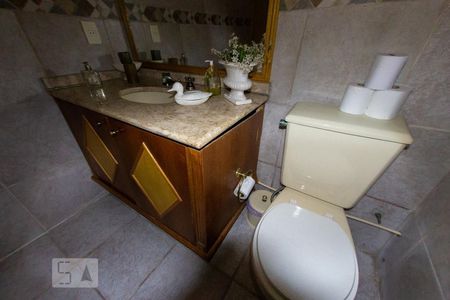 Casa à venda com 500m², 4 quartos e 4 vagas Casa à venda com 500m², 4 quartos e 4 vagasBanheiro 4 (social)