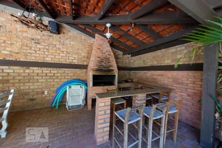 Casa à venda com 500m², 4 quartos e 4 vagas Casa à venda com 500m², 4 quartos e 4 vagasChurrasqueira 2