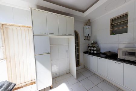 Casa à venda com 500m², 4 quartos e 4 vagas Casa à venda com 500m², 4 quartos e 4 vagasÁrea de Serviço