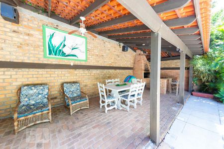 Casa à venda com 500m², 4 quartos e 4 vagas Casa à venda com 500m², 4 quartos e 4 vagasChurrasqueira 2