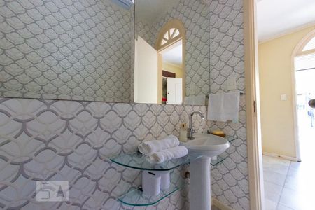 Casa à venda com 500m², 4 quartos e 4 vagas Casa à venda com 500m², 4 quartos e 4 vagasBanheiro 3 (social)