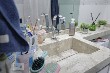 Apartamento para alugar com 65m², 3 quartos e 1 vagaBanheiro do corredor