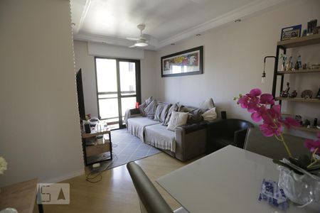 Sala de apartamento para alugar com 3 quartos, 65m² em Vila Carbone, São Paulo
