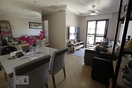 Sala de apartamento para alugar com 3 quartos, 65m² em Vila Carbone, São Paulo