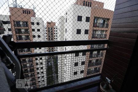 Sacada da sala de apartamento para alugar com 3 quartos, 65m² em Vila Carbone, São Paulo