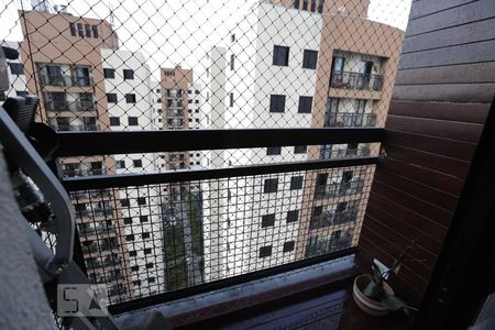 Sacada da sala de apartamento para alugar com 3 quartos, 65m² em Vila Carbone, São Paulo