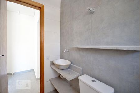 Apartamento para alugar com 38m², 1 quarto e sem vaga Apartamento para alugar com 38m², 1 quarto e sem vagaBanheiro