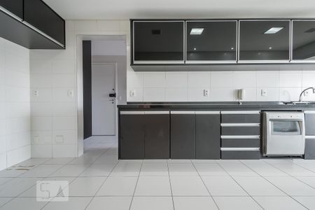 Apartamento para alugar com 138m², 2 quartos e 3 vagas Apartamento para alugar com 138m², 2 quartos e 3 vagasCozinha