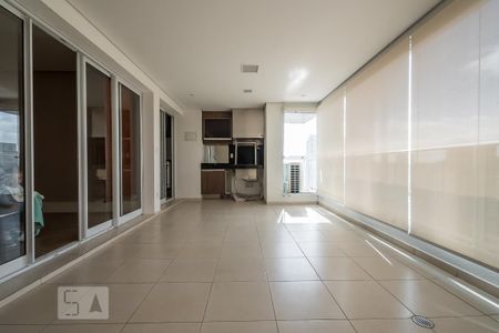 Apartamento para alugar com 138m², 2 quartos e 3 vagas Apartamento para alugar com 138m², 2 quartos e 3 vagasVaranda