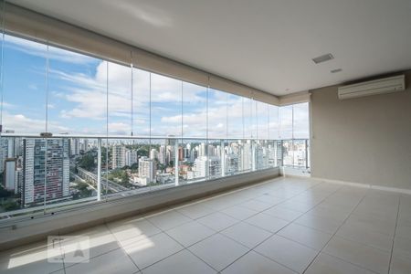Apartamento para alugar com 138m², 2 quartos e 3 vagas Apartamento para alugar com 138m², 2 quartos e 3 vagasVaranda
