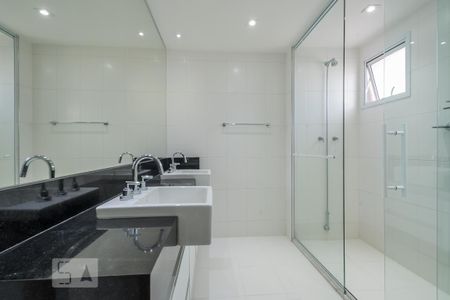 Apartamento para alugar com 138m², 2 quartos e 3 vagas Apartamento para alugar com 138m², 2 quartos e 3 vagasBanheiro Suíte 2