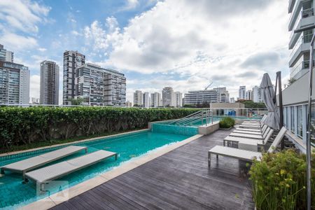 Apartamento para alugar com 138m², 2 quartos e 3 vagas Apartamento para alugar com 138m², 2 quartos e 3 vagasÁrea Comum - Piscina