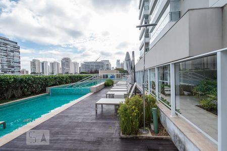 Apartamento para alugar com 138m², 2 quartos e 3 vagas Apartamento para alugar com 138m², 2 quartos e 3 vagasÁrea Comum - Piscina