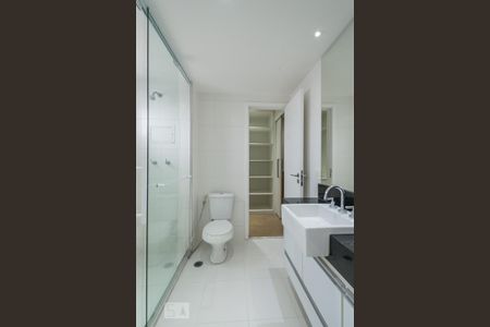 Apartamento para alugar com 138m², 2 quartos e 3 vagas Apartamento para alugar com 138m², 2 quartos e 3 vagasBanheiro Suíte 2