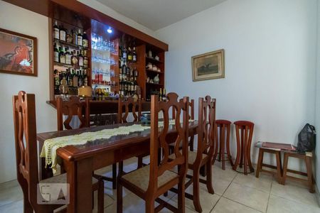 Sala de casa para alugar com 2 quartos, 175m² em Irajá, Rio de Janeiro