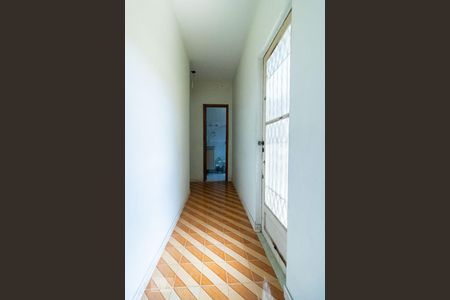 Corredor de casa para alugar com 2 quartos, 175m² em Irajá, Rio de Janeiro