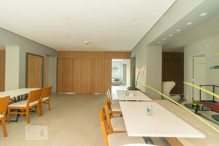 Apartamento para alugar com 53m², 2 quartos e 1 vaga Apartamento para alugar com 53m², 2 quartos e 1 vagaÁrea comum - Salão de festas