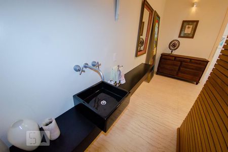 Casa para alugar com 350m², 5 quartos e 2 vagas Casa para alugar com 350m², 5 quartos e 2 vagasLavabo