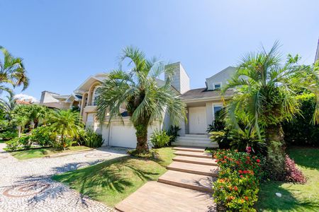 Casa para alugar com 350m², 5 quartos e 2 vagas Casa para alugar com 350m², 5 quartos e 2 vagasFachada