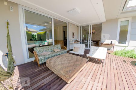 Casa para alugar com 350m², 5 quartos e 2 vagas Casa para alugar com 350m², 5 quartos e 2 vagasÁrea Externa