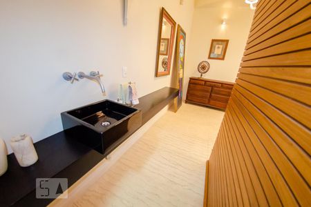 Casa para alugar com 350m², 5 quartos e 2 vagas Casa para alugar com 350m², 5 quartos e 2 vagasLavabo