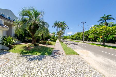 Casa para alugar com 350m², 5 quartos e 2 vagas Casa para alugar com 350m², 5 quartos e 2 vagasFachada