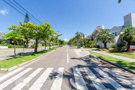 Casa para alugar com 350m², 5 quartos e 2 vagas Casa para alugar com 350m², 5 quartos e 2 vagasVista da rua