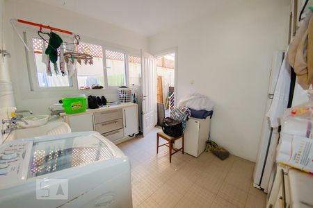 Casa para alugar com 350m², 5 quartos e 2 vagas Casa para alugar com 350m², 5 quartos e 2 vagasÁrea de serviço