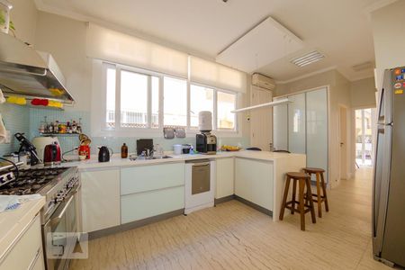 Casa para alugar com 350m², 5 quartos e 2 vagas Casa para alugar com 350m², 5 quartos e 2 vagasCozinha