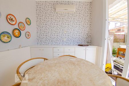 Casa para alugar com 350m², 5 quartos e 2 vagas Casa para alugar com 350m², 5 quartos e 2 vagasCopa