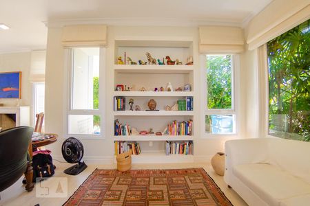 Casa para alugar com 350m², 5 quartos e 2 vagas Casa para alugar com 350m², 5 quartos e 2 vagasSala