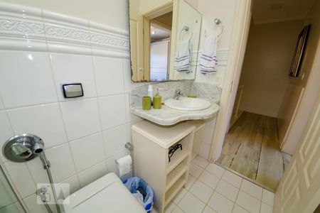 Casa para alugar com 350m², 5 quartos e 2 vagas Casa para alugar com 350m², 5 quartos e 2 vagasBanheiro 2