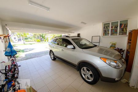 Casa para alugar com 350m², 5 quartos e 2 vagas Casa para alugar com 350m², 5 quartos e 2 vagasGaragem