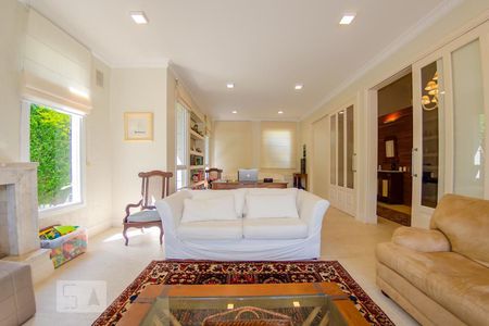 Casa para alugar com 350m², 5 quartos e 2 vagas Casa para alugar com 350m², 5 quartos e 2 vagasSala