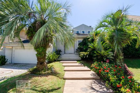 Casa para alugar com 350m², 5 quartos e 2 vagas Casa para alugar com 350m², 5 quartos e 2 vagasFachada
