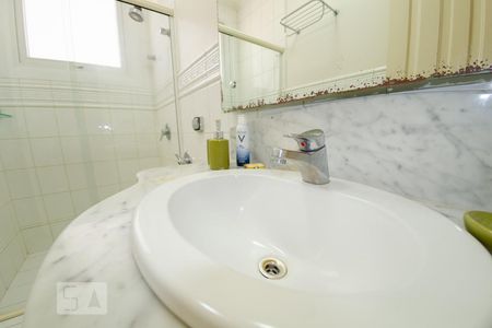 Casa para alugar com 350m², 5 quartos e 2 vagas Casa para alugar com 350m², 5 quartos e 2 vagasBanheiro 2