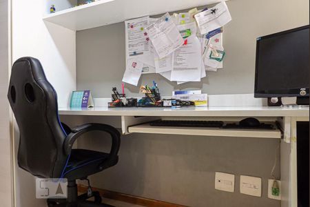 Apartamento à venda com 110m², 4 quartos e 2 vagasQuarto 3