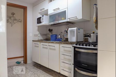 Apartamento à venda com 110m², 4 quartos e 2 vagasCozinha