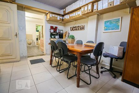 Casa à venda com 90m², 3 quartos e 2 vagasSala