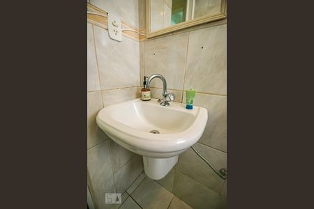 Casa à venda com 90m², 3 quartos e 2 vagasBanheiro