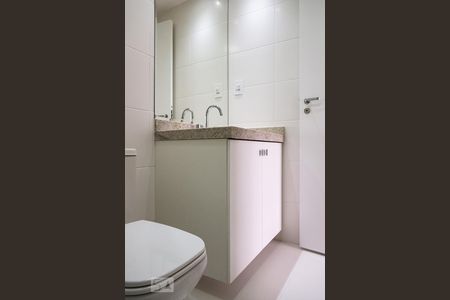 Apartamento à venda com 67m², 2 quartos e 1 vagaBanheiro da suíte