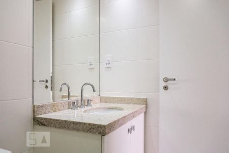 Apartamento à venda com 67m², 2 quartos e 1 vagaBanheiro da suíte