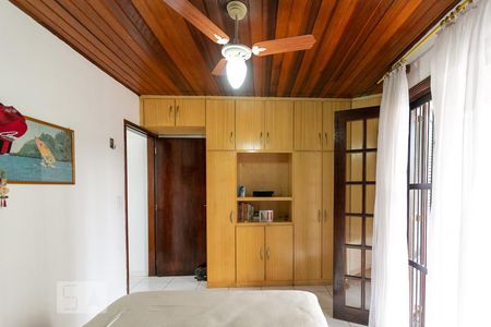 Casa à venda com 260m², 4 quartos e 3 vagasBanheiro da Suíte