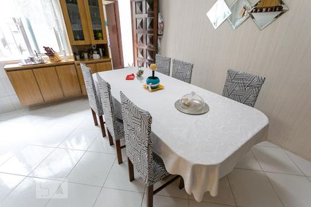 Casa à venda com 260m², 4 quartos e 3 vagasMesa