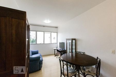 Sala de apartamento para alugar com 2 quartos, 50m² em Moema, São Paulo