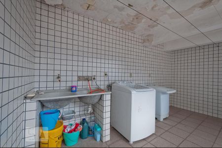 Casa à venda com 481m², 4 quartos e 8 vagasLavanderia