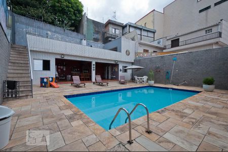 Casa à venda com 481m², 4 quartos e 8 vagasQuintal
