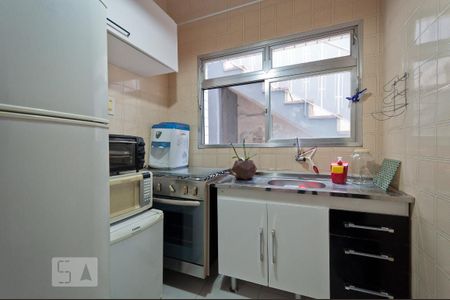 Casa à venda com 481m², 4 quartos e 8 vagasCozinha 2- Edícula