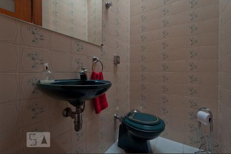 Casa à venda com 481m², 4 quartos e 8 vagasBanheiro Social